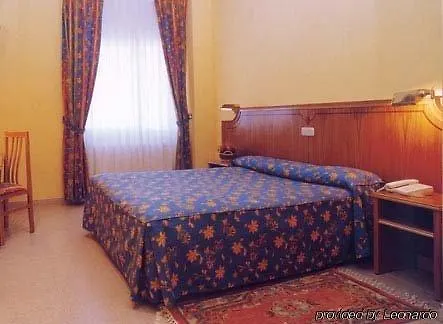 Rey Arturo Burgos Hotel