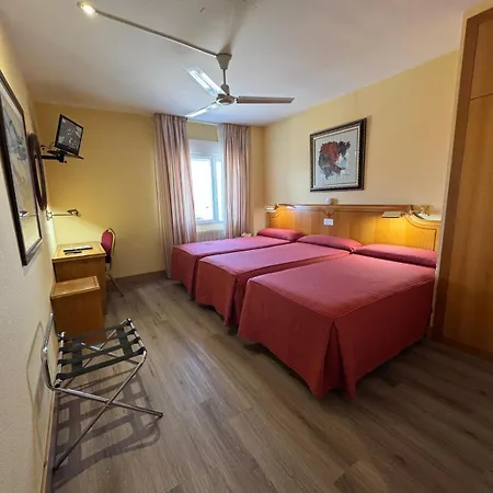 Rey Arturo Burgos Hotel Villagonzalo Pedernales