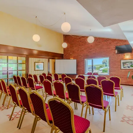 Rey Arturo Burgos Hotel