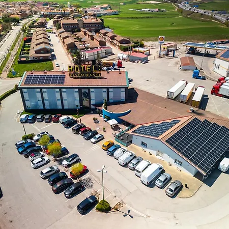 Rey Arturo Burgos Hotel Villagonzalo Pedernales