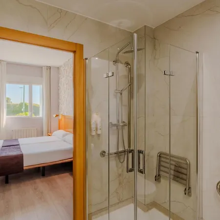 Rey Arturo Burgos Hotel Villagonzalo Pedernales
