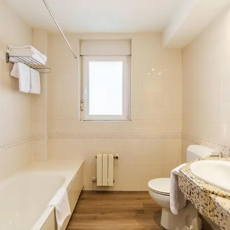 Rey Arturo Burgos Hotel 3*