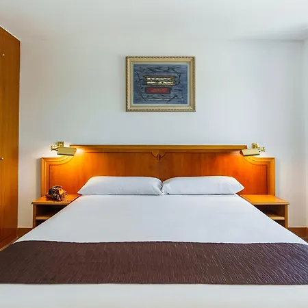 Hotel Rey Arturo Burgos 3*