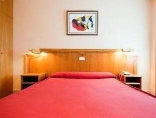 Rey Arturo Burgos Hotel Villagonzalo Pedernales
