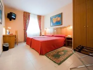 Hotel Rey Arturo Burgos Villagonzalo Pedernales