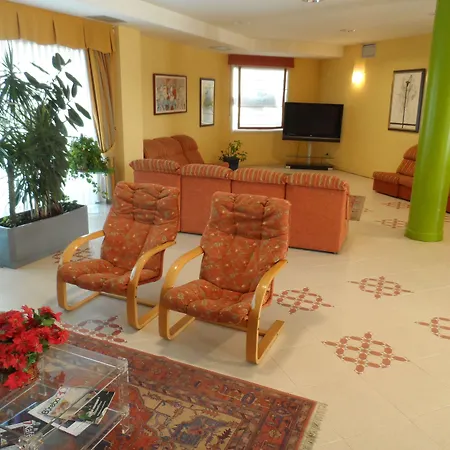Rey Arturo Burgos Hotel