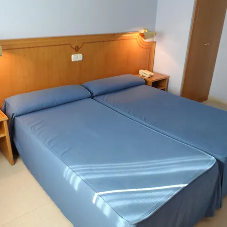 Hotel Rey Arturo Burgos Villagonzalo Pedernales