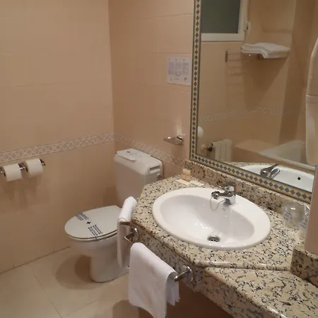 Rey Arturo Burgos Otel 3*