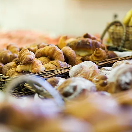 Rey Arturo Burgos Hotel Villagonzalo Pedernales