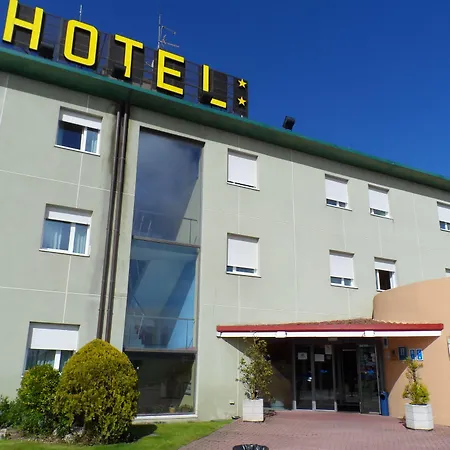 Rey Arturo Burgos Hotel