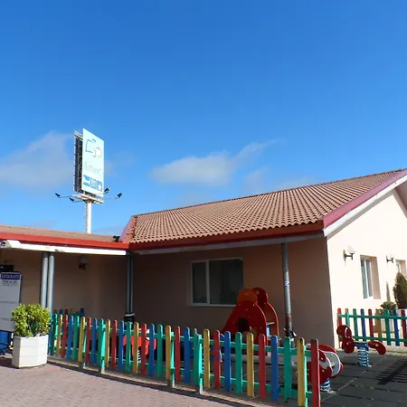 Hotel Rey Arturo Burgos Villagonzalo Pedernales