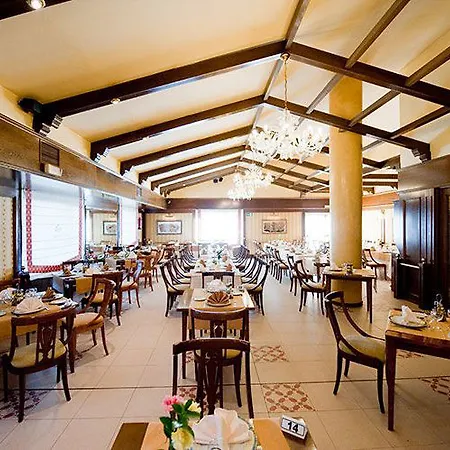 Otel Rey Arturo Burgos 3*