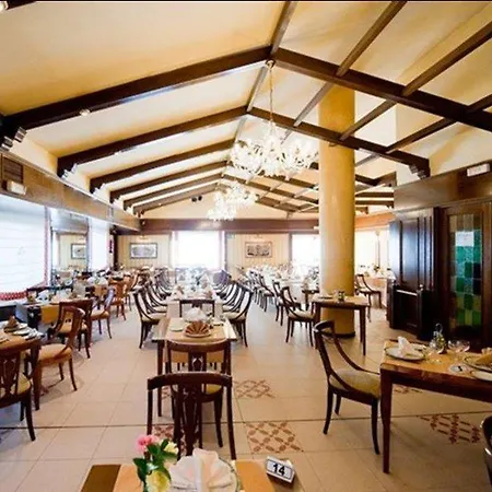 Rey Arturo Burgos Hotel 3*