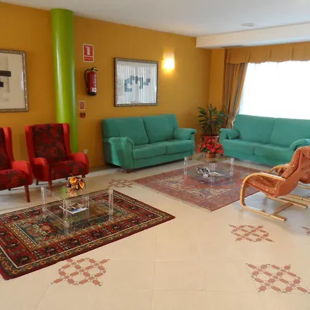 Hotel Rey Arturo Burgos Villagonzalo Pedernales