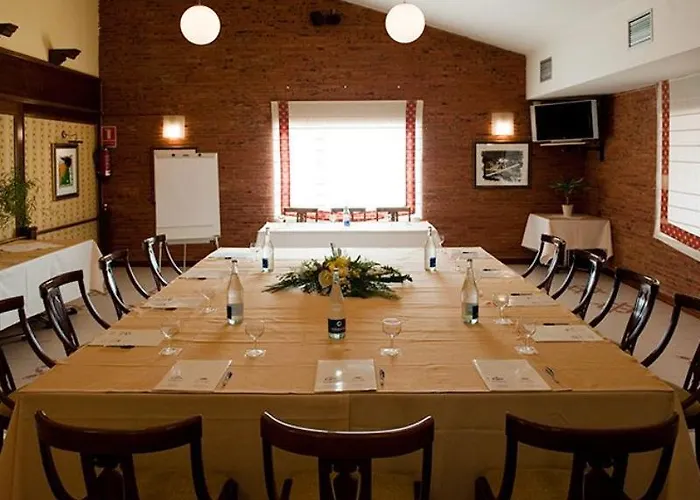 Отель Rey Arturo Burgos 3*