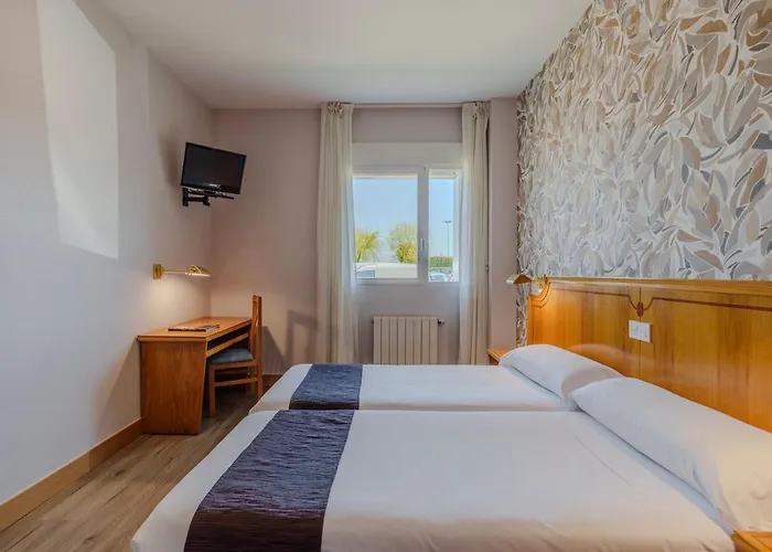 Отель Rey Arturo Burgos