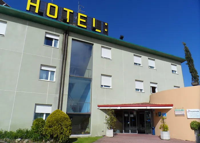 Rey Arturo Burgos Отель