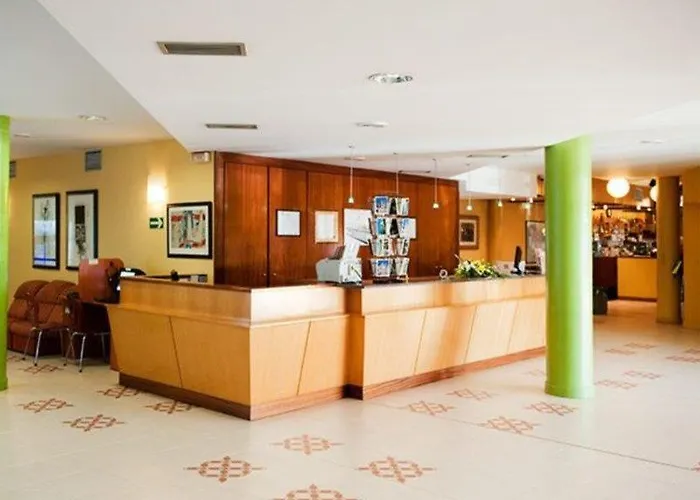 Rey Arturo Burgos Отель