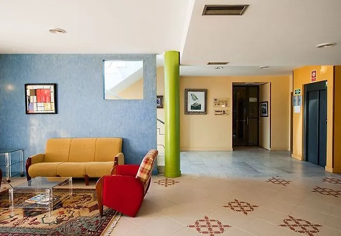 Отель Rey Arturo Burgos 3*